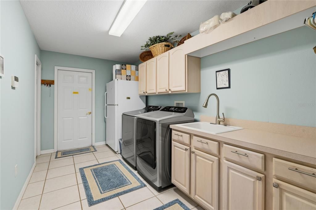 For Sale: $625,000 (3 beds, 3 baths, 3262 Square Feet)