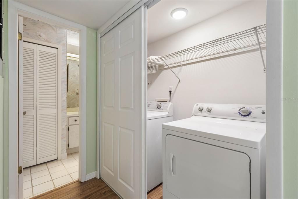 На продажу: $229,000 (2 спален, 2 ванн, 1184 Квадратных фут)