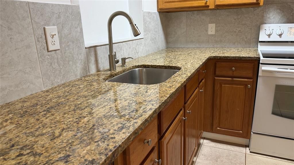 В аренду: $1,650 (3 спален, 2 ванн, 1266 Квадратных фут)