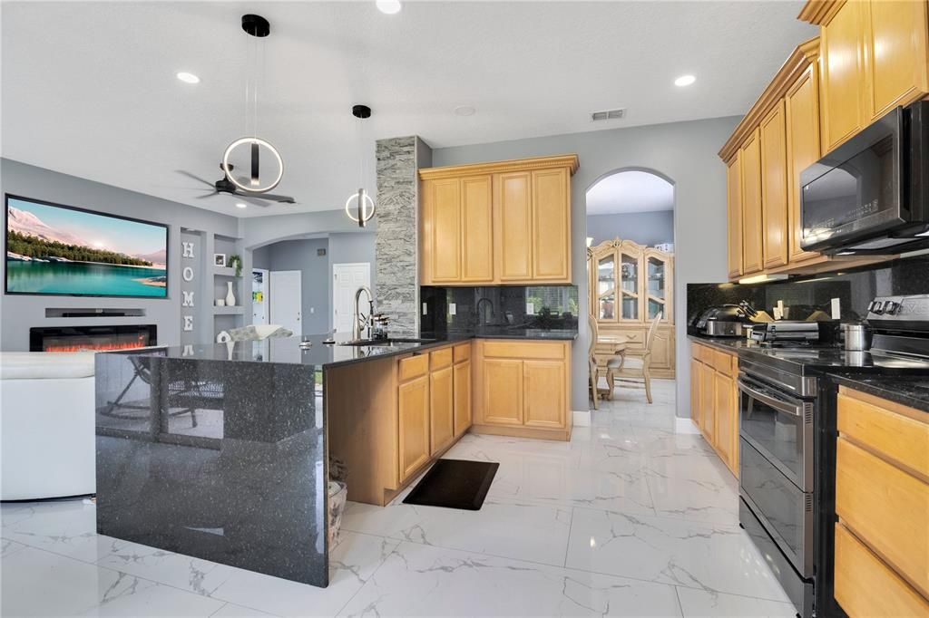 For Sale: $669,900 (5 beds, 3 baths, 3439 Square Feet)