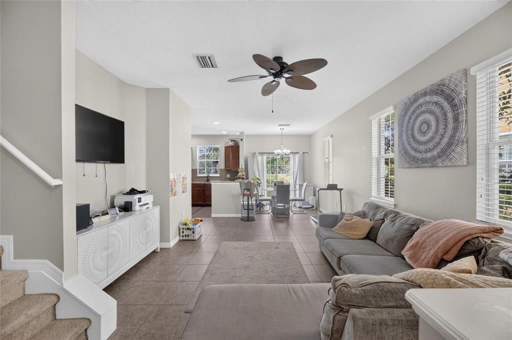 For Sale: $220,000 (2 beds, 2 baths, 1260 Square Feet)