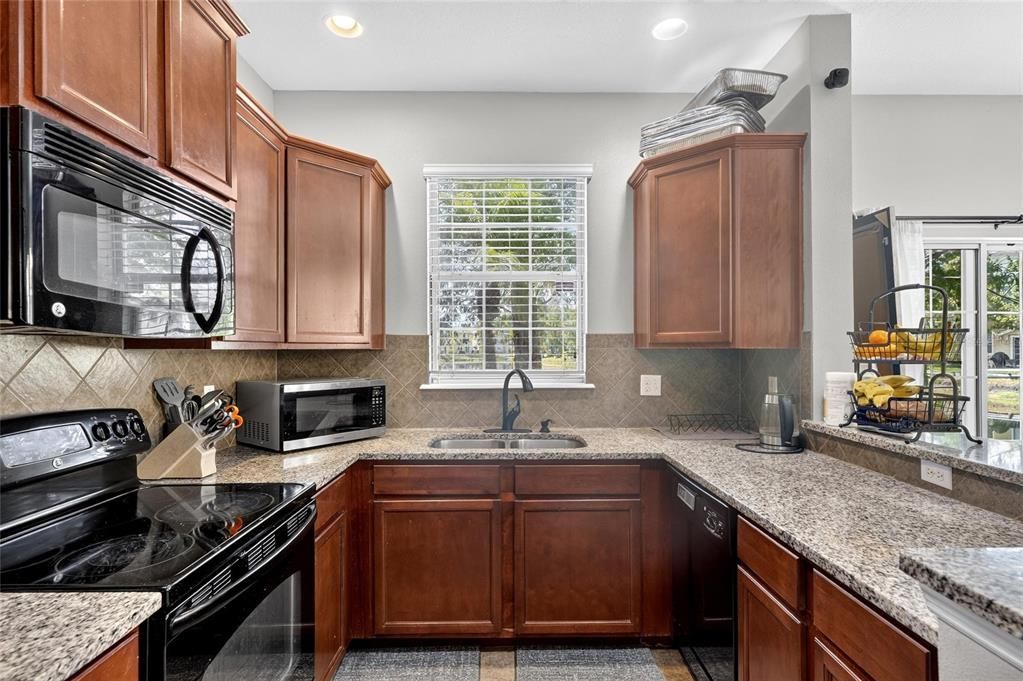 For Sale: $220,000 (2 beds, 2 baths, 1260 Square Feet)