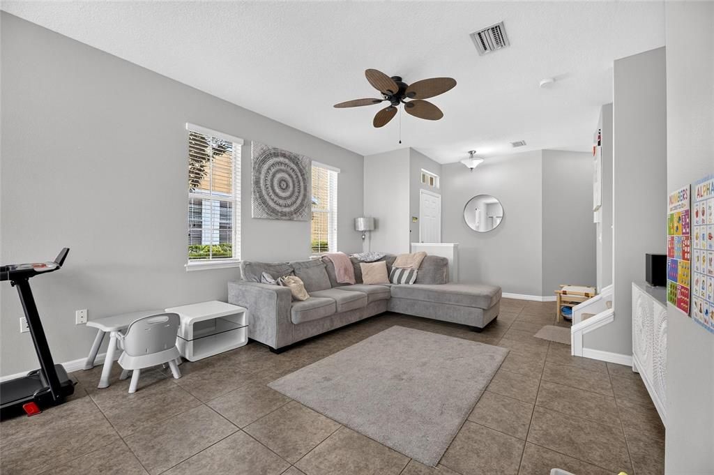 For Sale: $220,000 (2 beds, 2 baths, 1260 Square Feet)