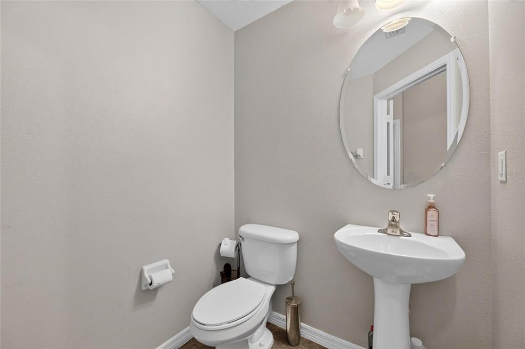For Sale: $220,000 (2 beds, 2 baths, 1260 Square Feet)