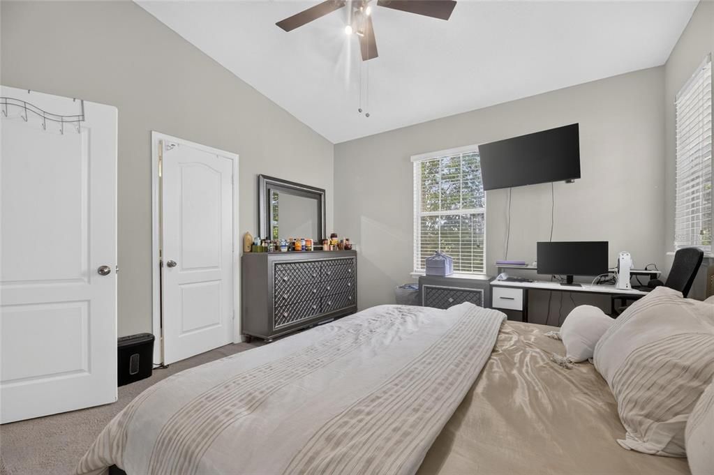 For Sale: $220,000 (2 beds, 2 baths, 1260 Square Feet)