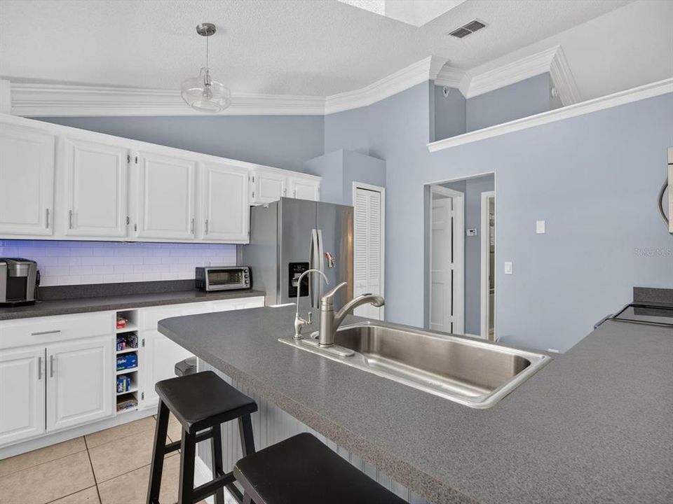 En Venta: $499,000 (4 camas, 2 baños, 2312 Pies cuadrados)