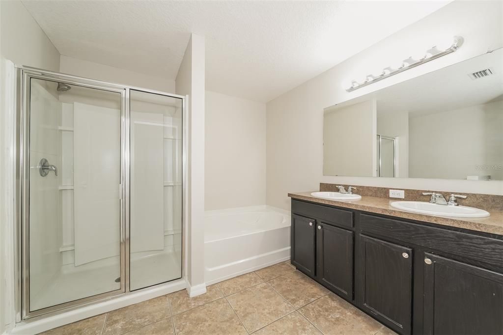 For Sale: $325,000 (4 beds, 2 baths, 2324 Square Feet)