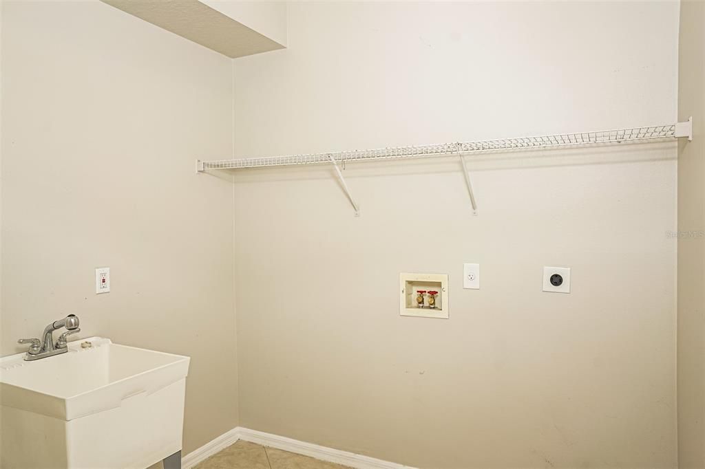 For Sale: $389,000 (3 beds, 2 baths, 1452 Square Feet)