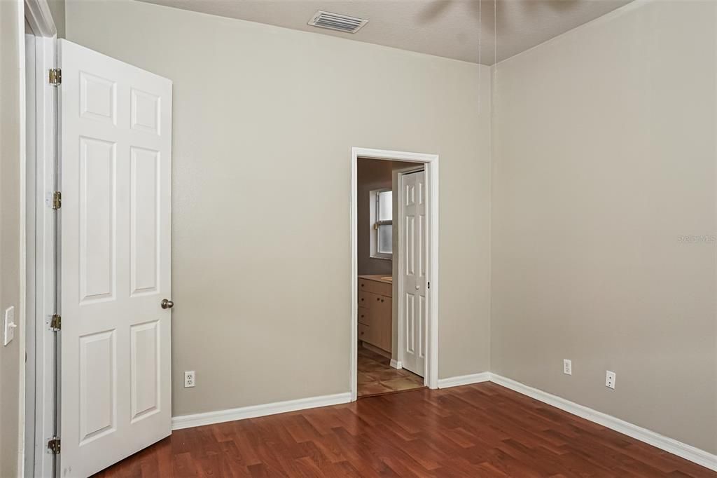 For Sale: $389,000 (3 beds, 2 baths, 1452 Square Feet)
