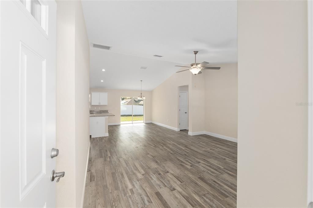 For Sale: $284,000 (3 beds, 2 baths, 1453 Square Feet)