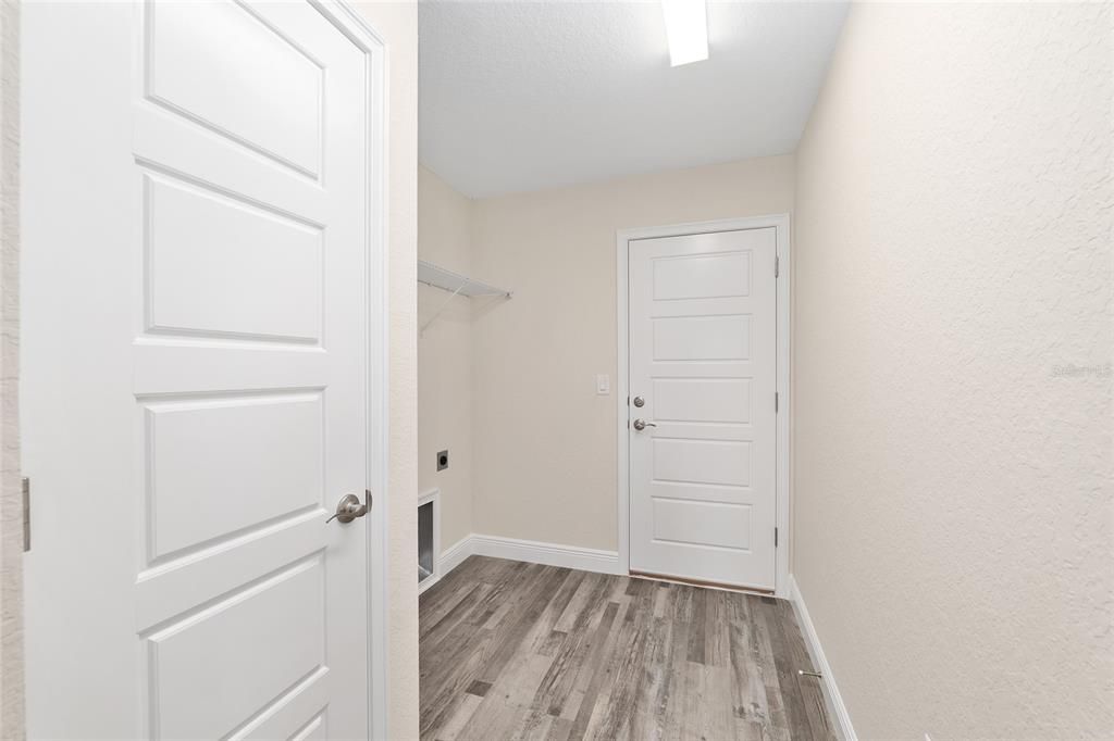 For Sale: $284,000 (3 beds, 2 baths, 1453 Square Feet)