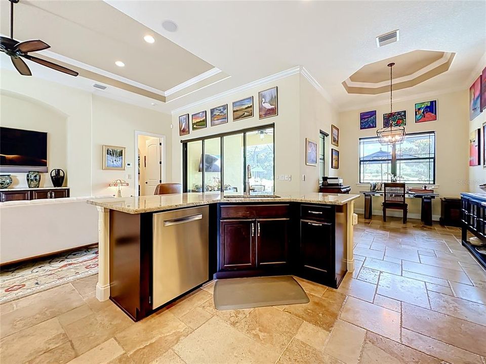 En Venta: $799,000 (3 camas, 2 baños, 2002 Pies cuadrados)