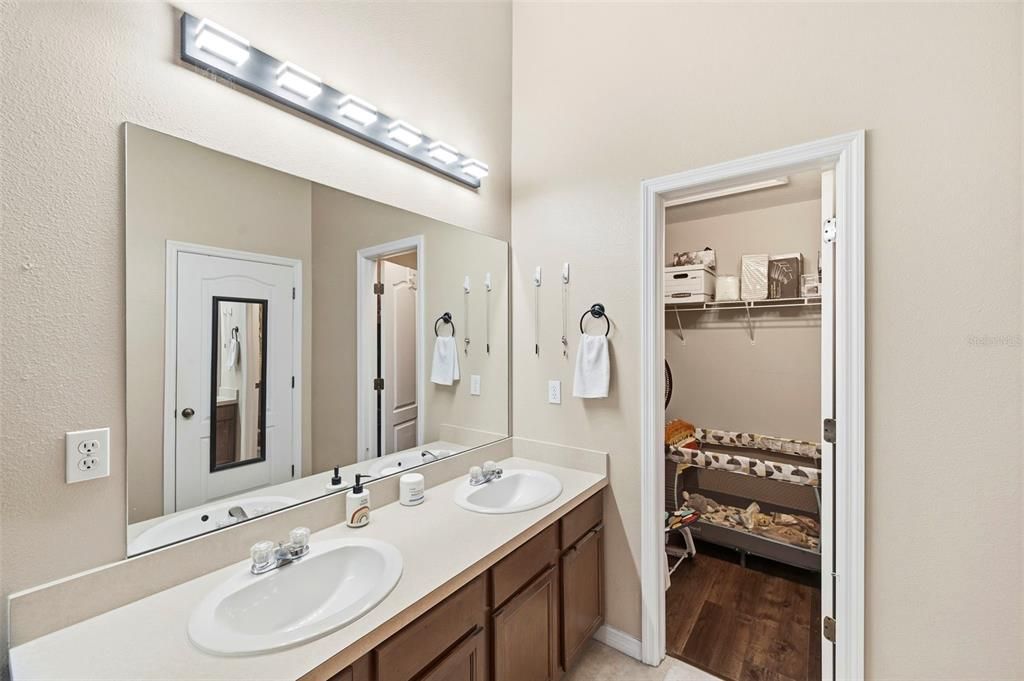 Activo con contrato: $229,900 (3 camas, 2 baños, 1686 Pies cuadrados)