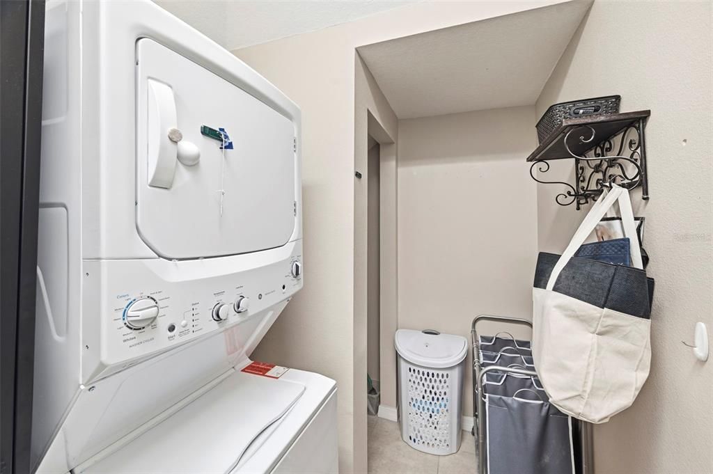 Activo con contrato: $229,900 (3 camas, 2 baños, 1686 Pies cuadrados)