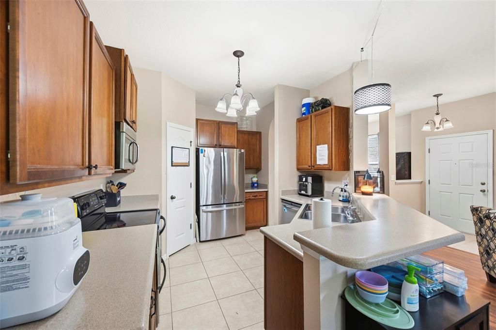 Activo con contrato: $229,900 (3 camas, 2 baños, 1686 Pies cuadrados)