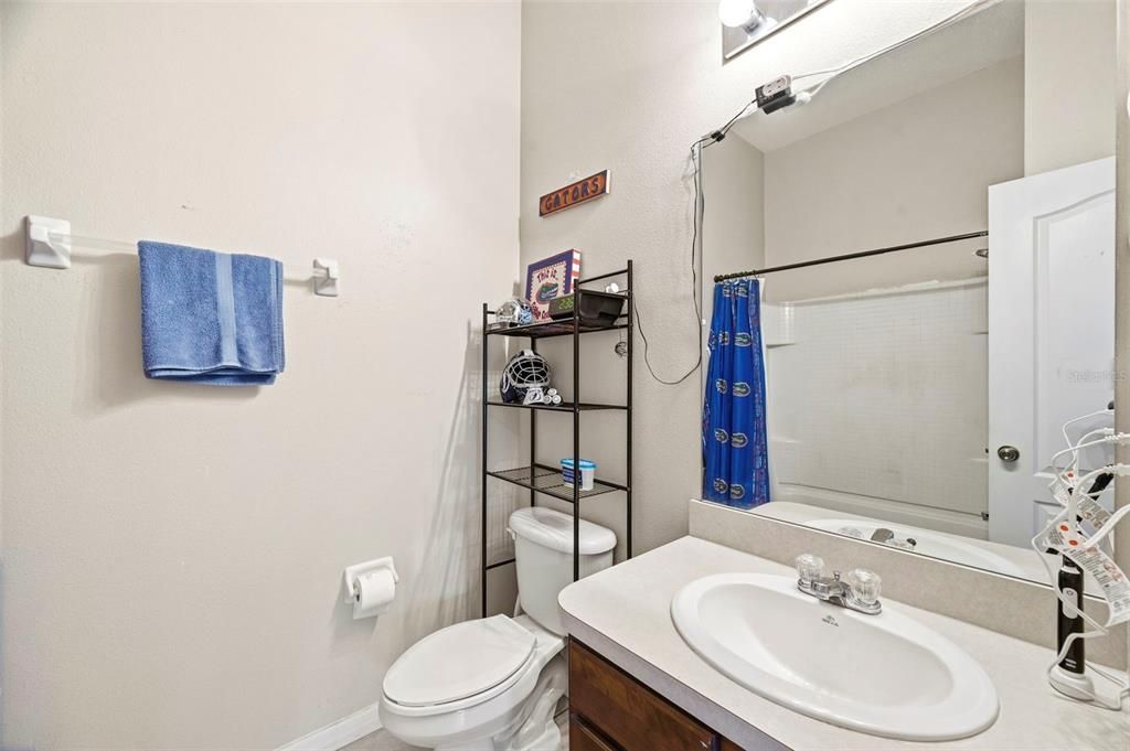 Activo con contrato: $229,900 (3 camas, 2 baños, 1686 Pies cuadrados)