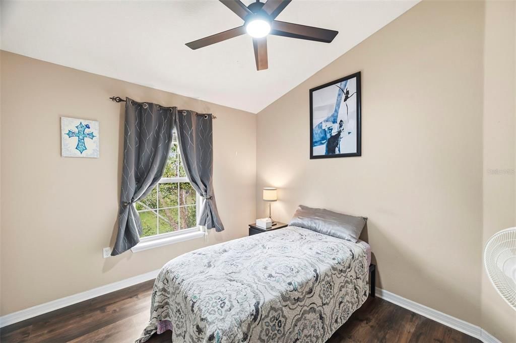 Activo con contrato: $229,900 (3 camas, 2 baños, 1686 Pies cuadrados)