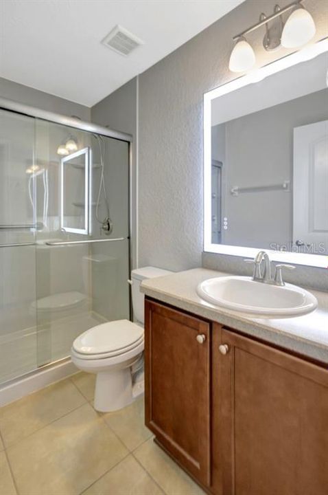 En Venta: $255,400 (3 camas, 2 baños, 1335 Pies cuadrados)