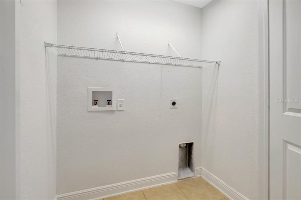 En Venta: $255,400 (3 camas, 2 baños, 1335 Pies cuadrados)