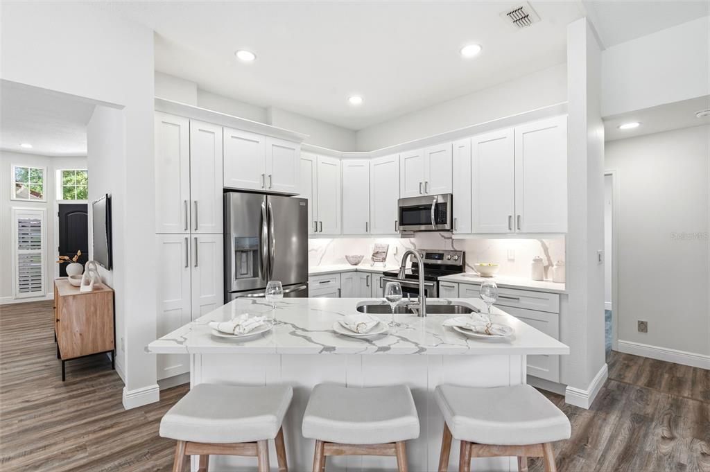 Active With Contract: $887,000 (3 beds, 3 baths, 2018 Square Feet)