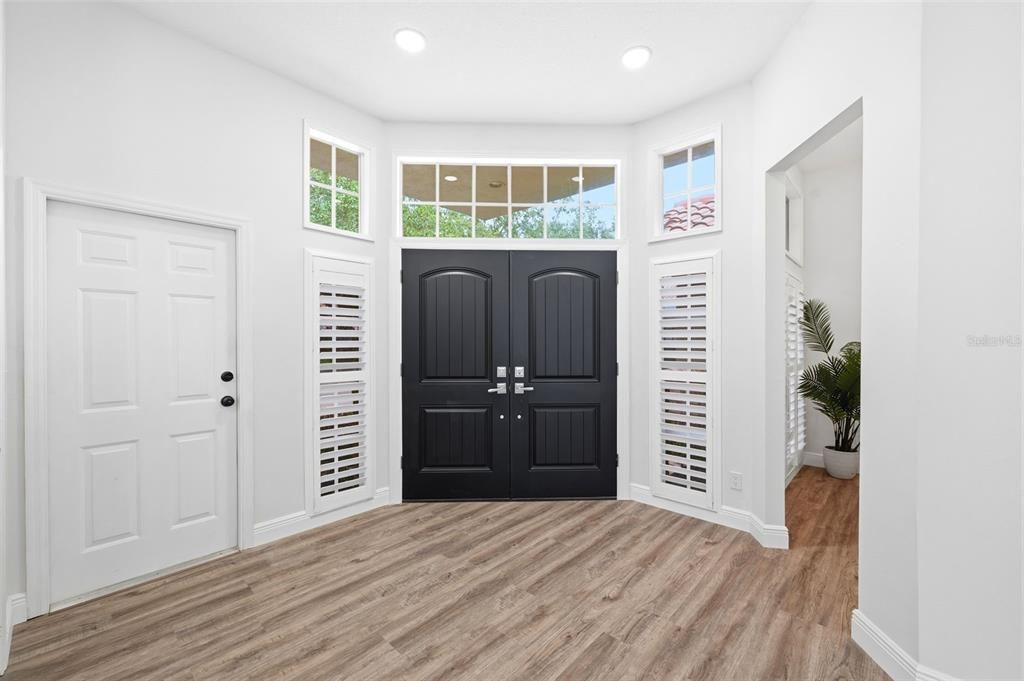 Active With Contract: $887,000 (3 beds, 3 baths, 2018 Square Feet)