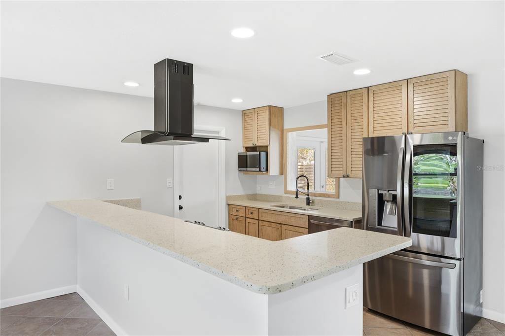 For Rent: $2,600 (3 beds, 2 baths, 1594 Square Feet)