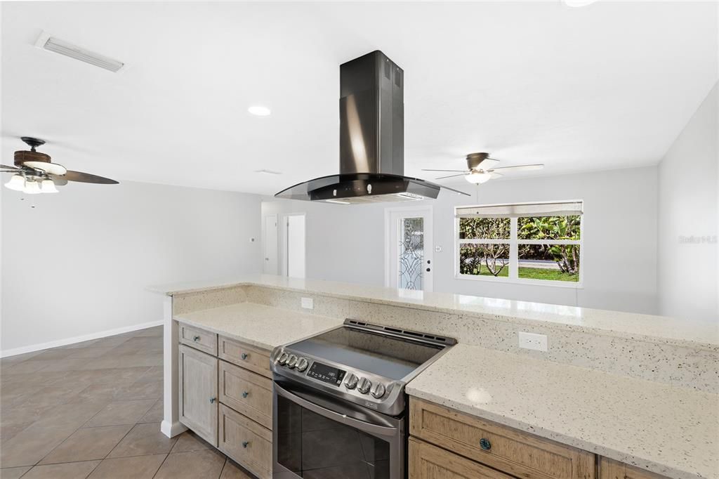 For Rent: $2,600 (3 beds, 2 baths, 1594 Square Feet)