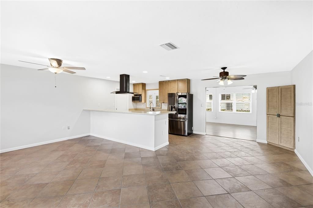 For Rent: $2,600 (3 beds, 2 baths, 1594 Square Feet)