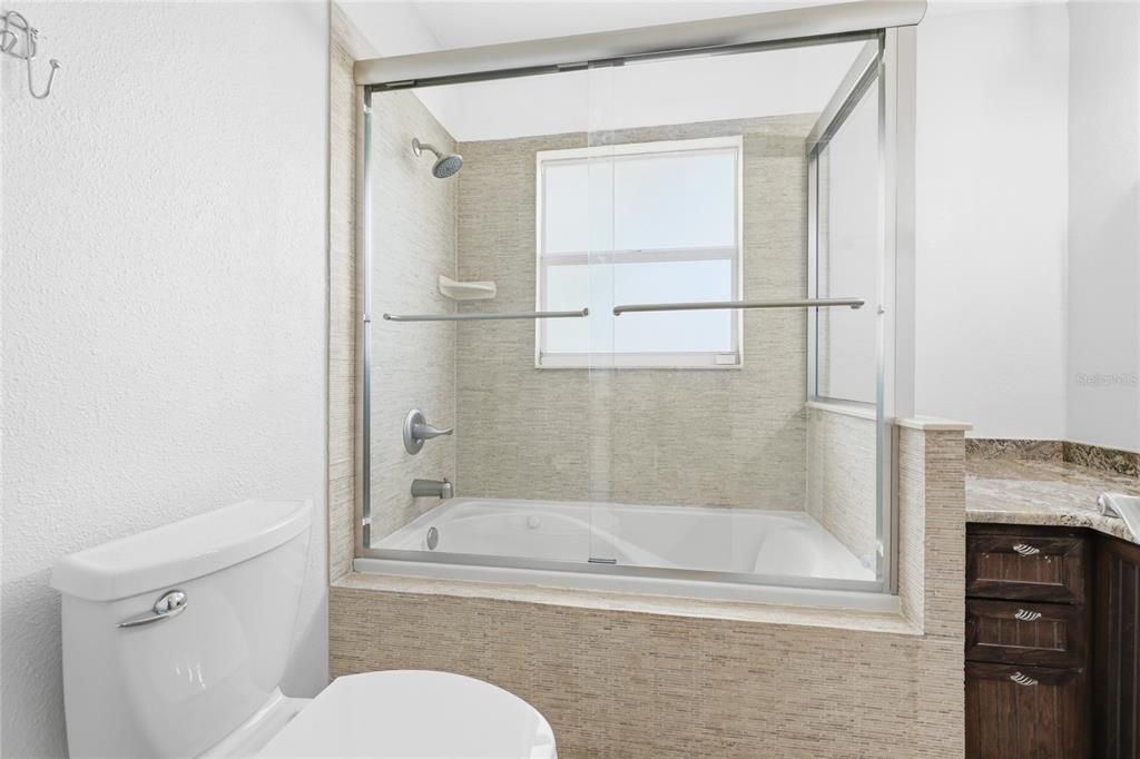 For Rent: $2,600 (3 beds, 2 baths, 1594 Square Feet)