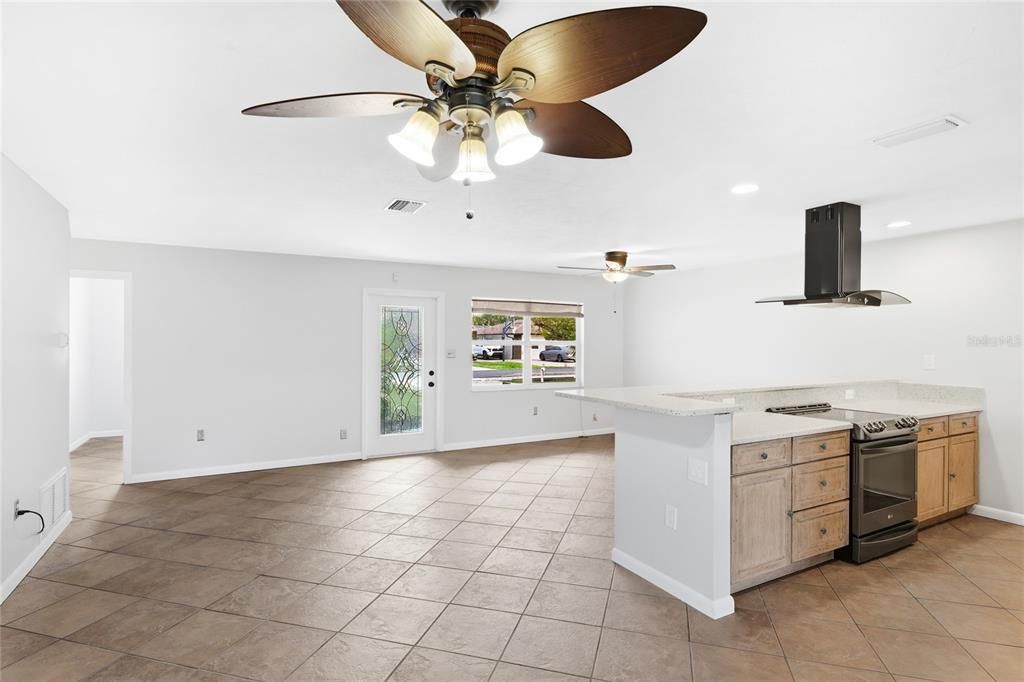 For Rent: $2,600 (3 beds, 2 baths, 1594 Square Feet)