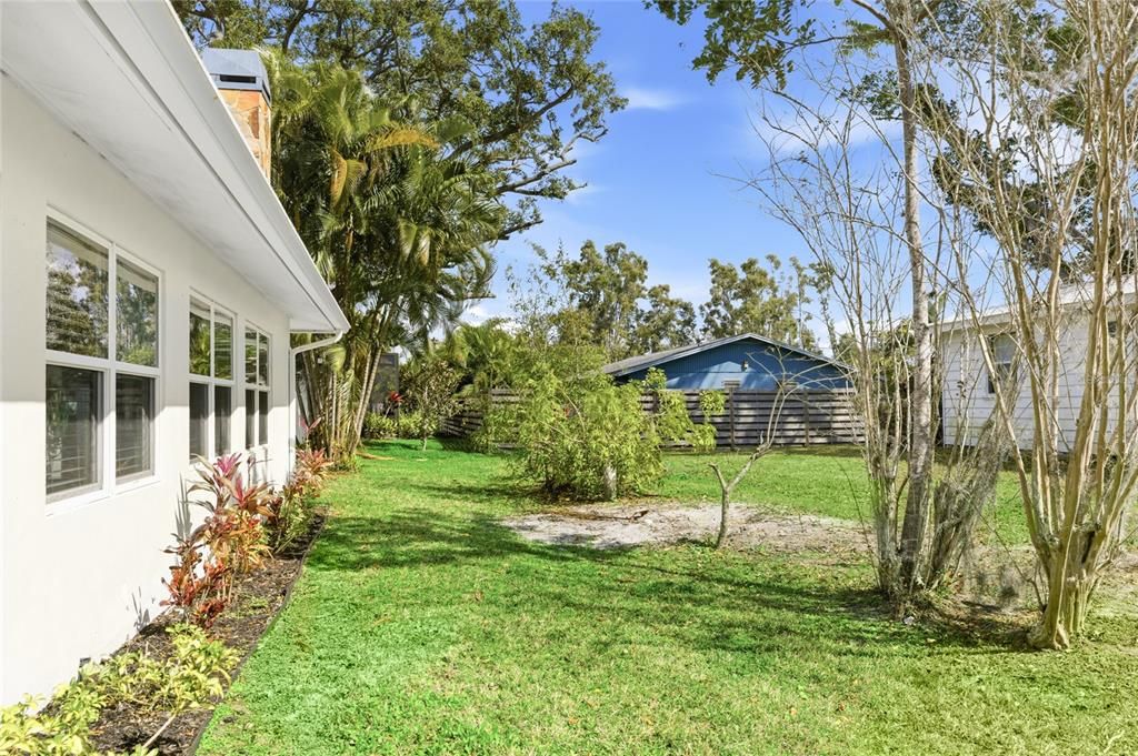 For Rent: $2,600 (3 beds, 2 baths, 1594 Square Feet)