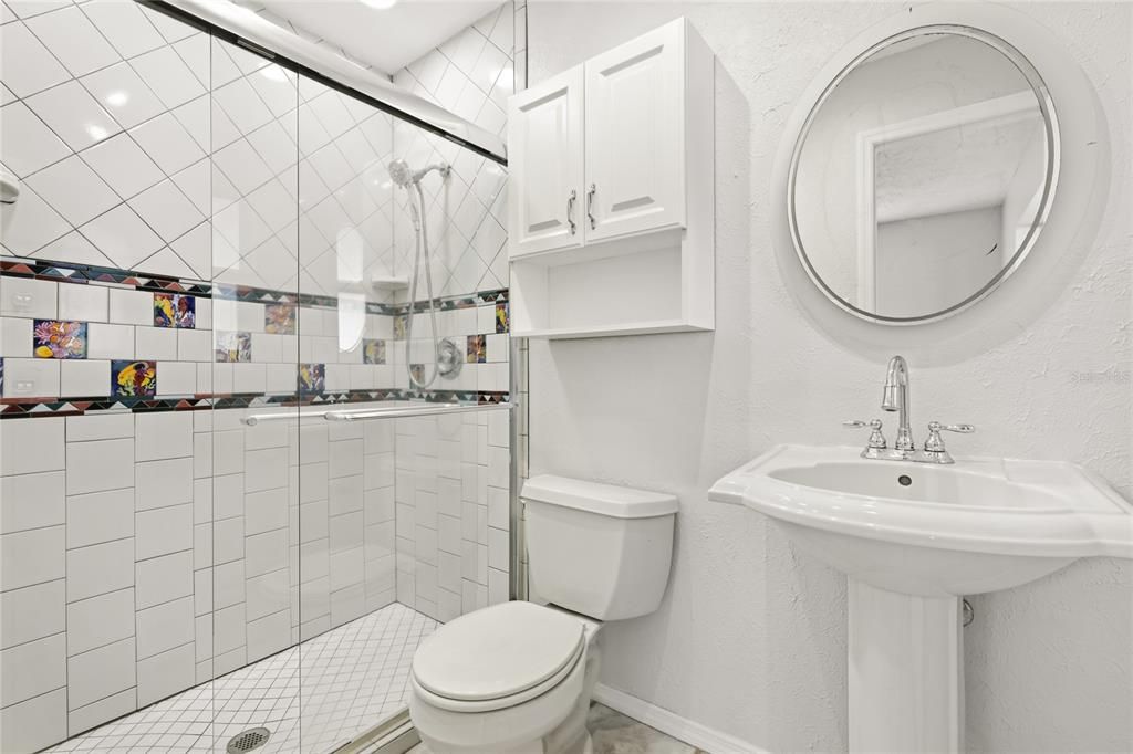 For Rent: $2,600 (3 beds, 2 baths, 1594 Square Feet)