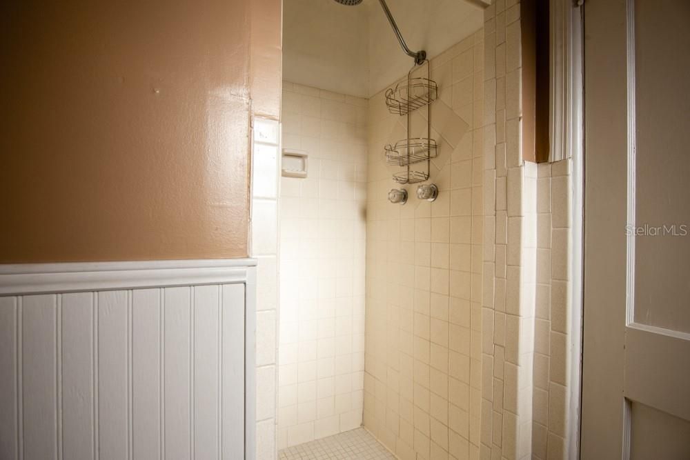 For Rent: $2,850 (3 beds, 2 baths, 1850 Square Feet)