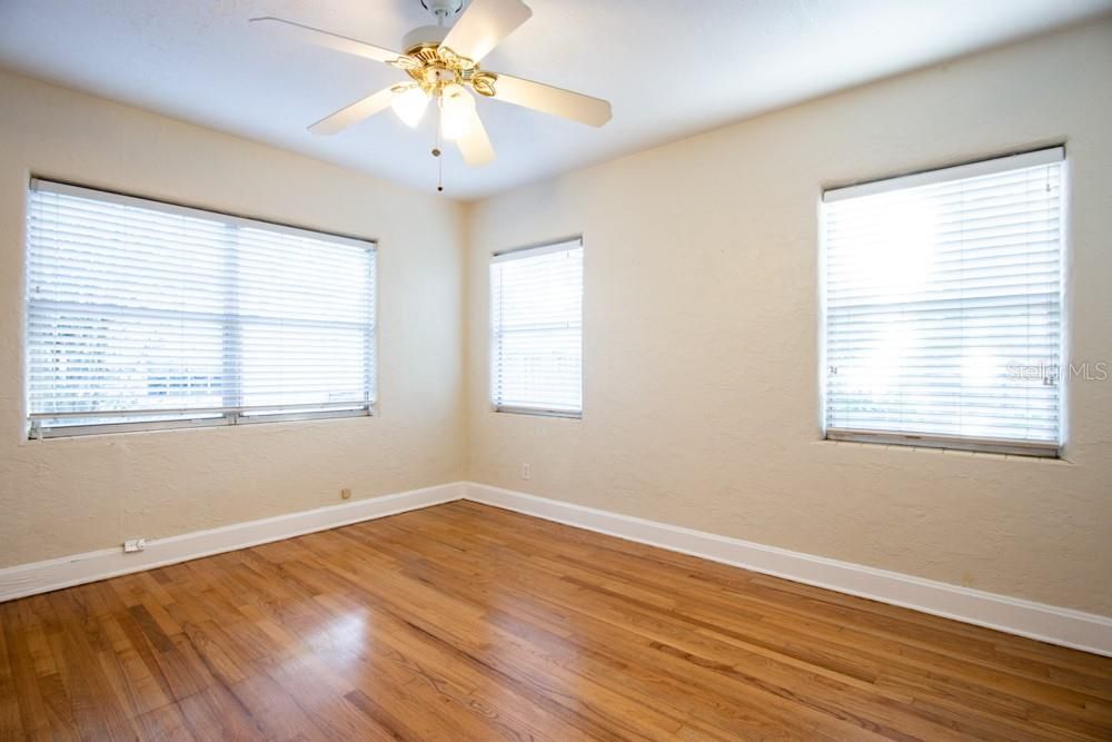 For Rent: $2,850 (3 beds, 2 baths, 1850 Square Feet)
