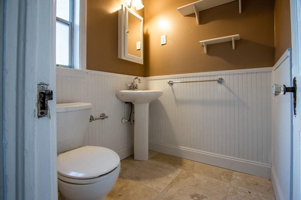 For Rent: $2,850 (3 beds, 2 baths, 1850 Square Feet)