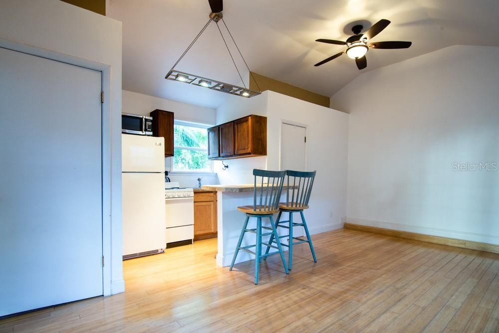 For Rent: $2,850 (3 beds, 2 baths, 1850 Square Feet)