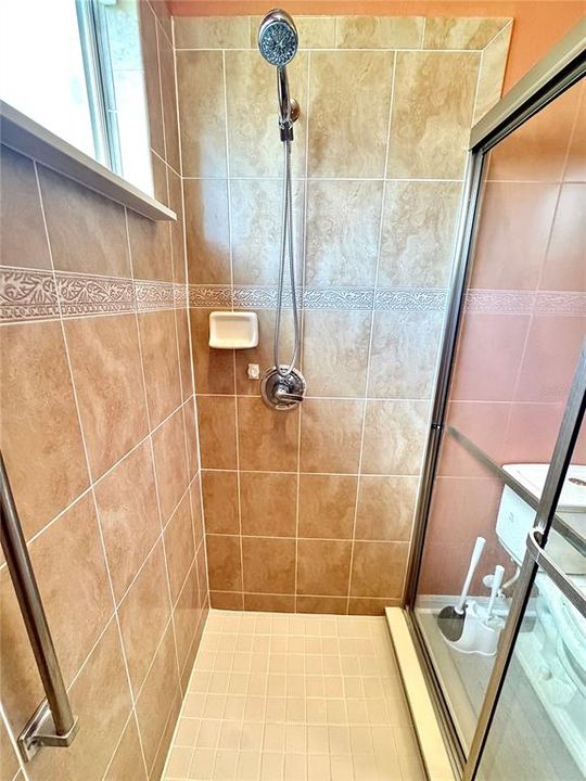 На продажу: $249,999 (3 спален, 2 ванн, 1868 Квадратных фут)