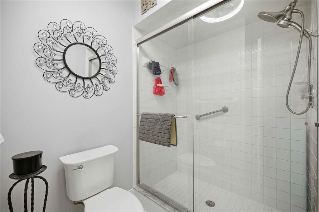 En Venta: $249,900 (2 camas, 2 baños, 1390 Pies cuadrados)