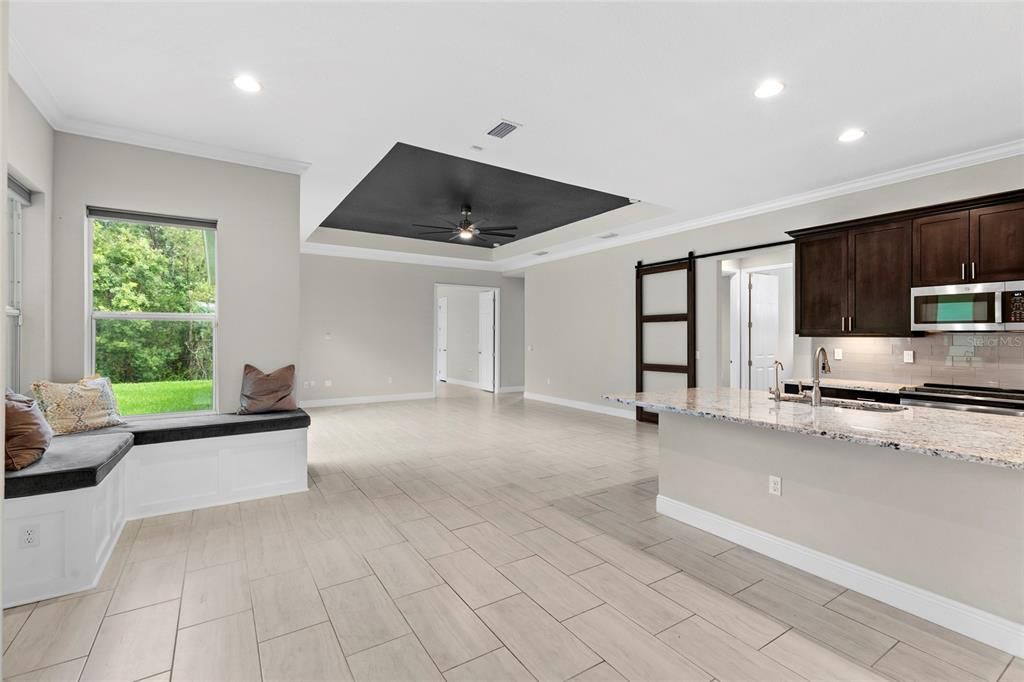 En Venta: $795,000 (4 camas, 3 baños, 3177 Pies cuadrados)