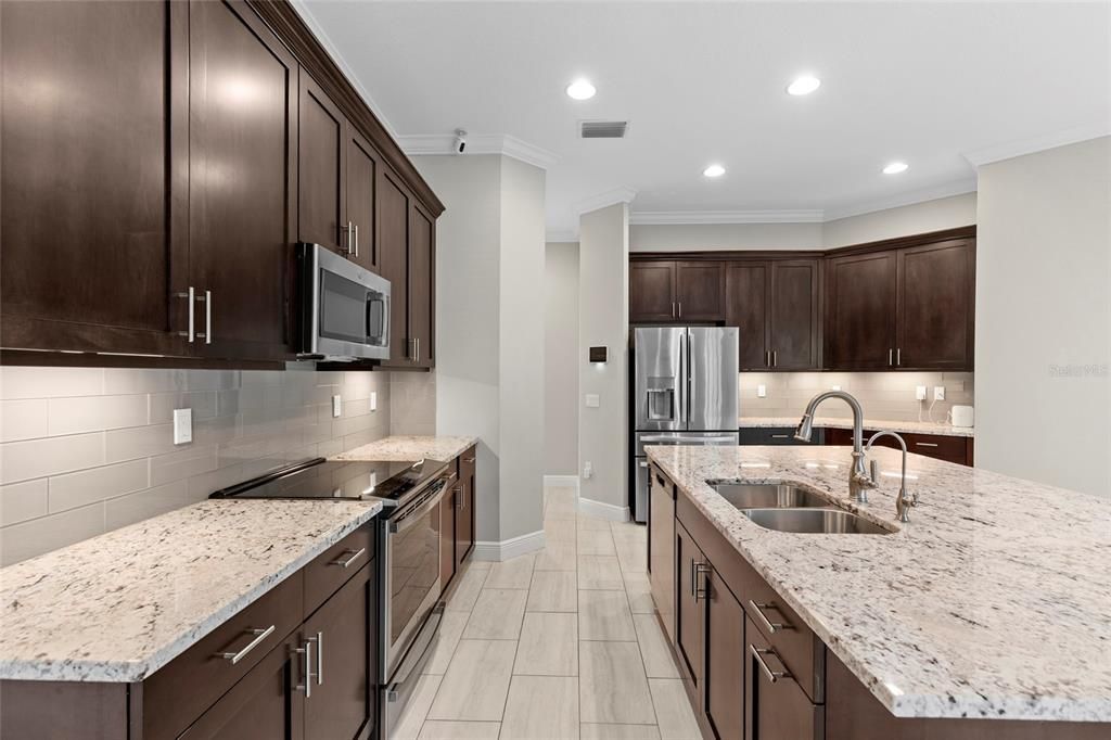 En Venta: $795,000 (4 camas, 3 baños, 3177 Pies cuadrados)