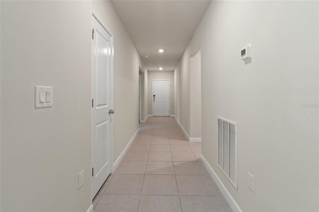 En Venta: $375,000 (4 camas, 2 baños, 1850 Pies cuadrados)