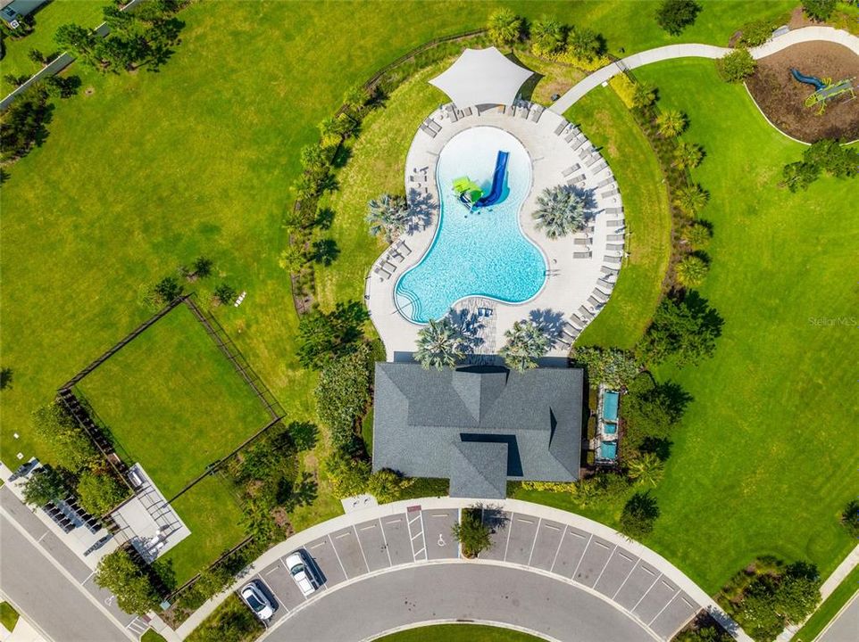En Venta: $375,000 (4 camas, 2 baños, 1850 Pies cuadrados)