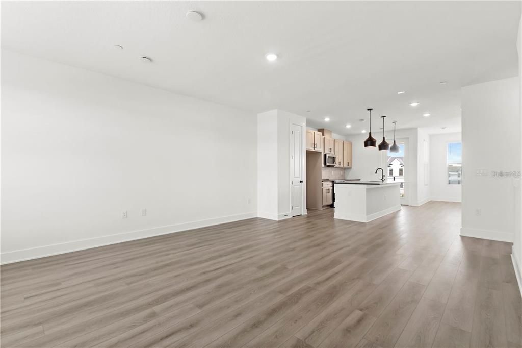 For Rent: $3,100 (3 beds, 3 baths, 1936 Square Feet)