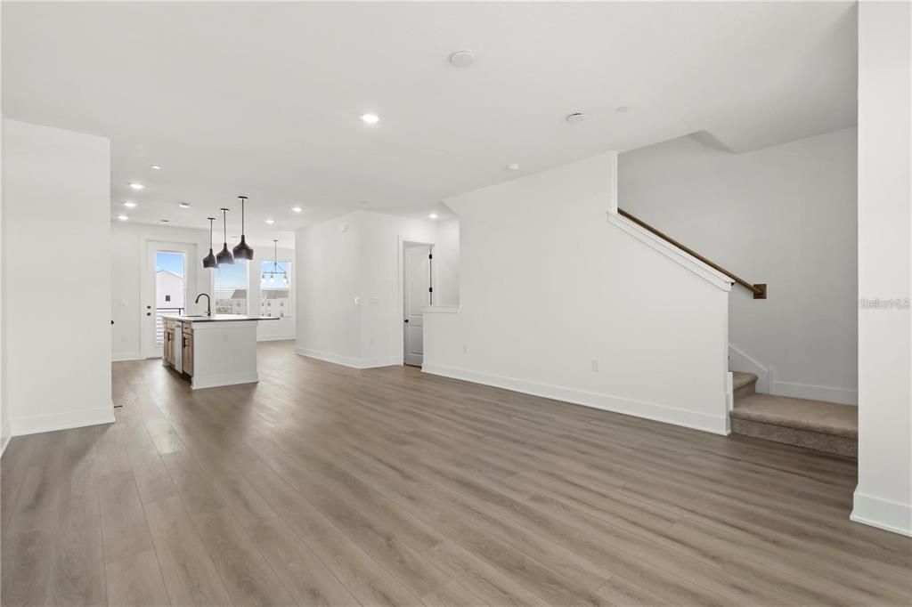 For Rent: $3,100 (3 beds, 3 baths, 1936 Square Feet)