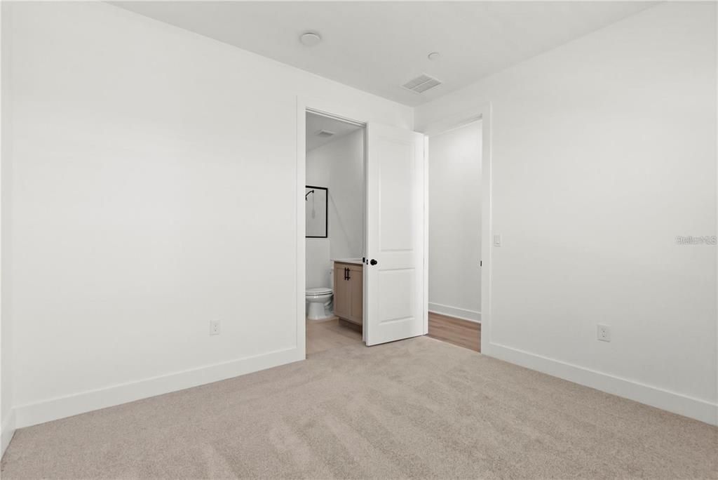 For Rent: $3,100 (3 beds, 3 baths, 1936 Square Feet)