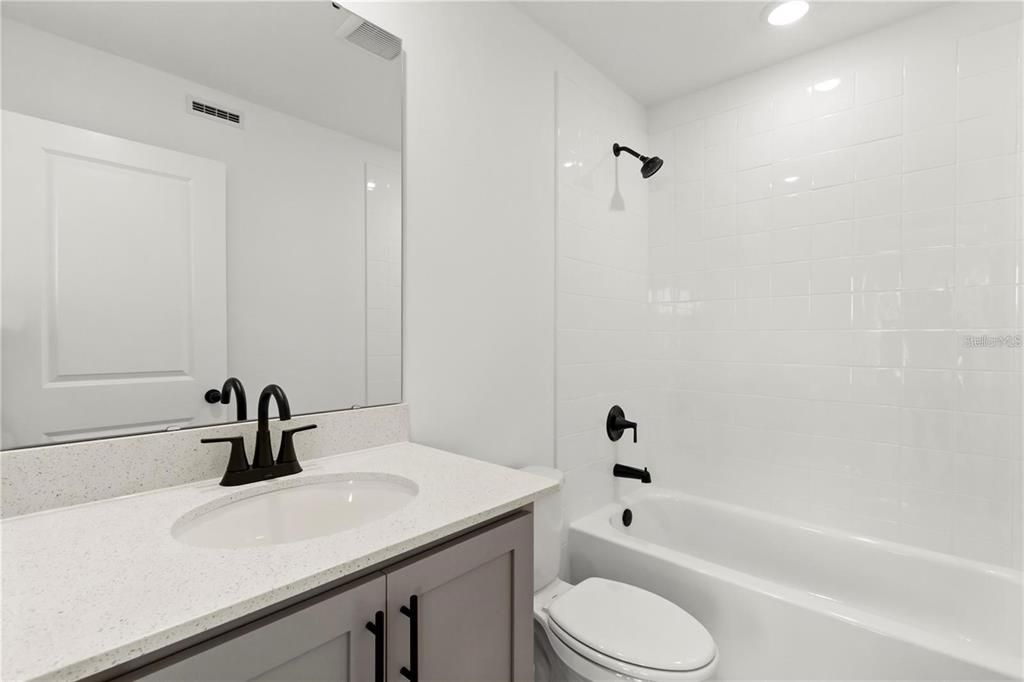 For Rent: $3,100 (3 beds, 3 baths, 1936 Square Feet)