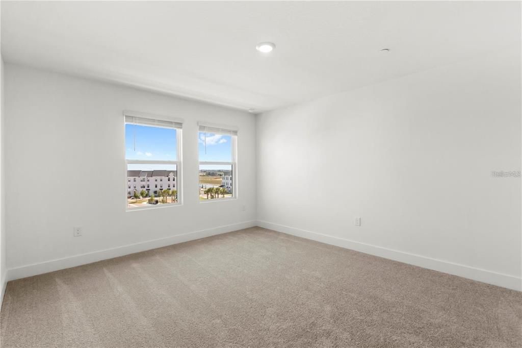 For Rent: $3,100 (3 beds, 3 baths, 1936 Square Feet)
