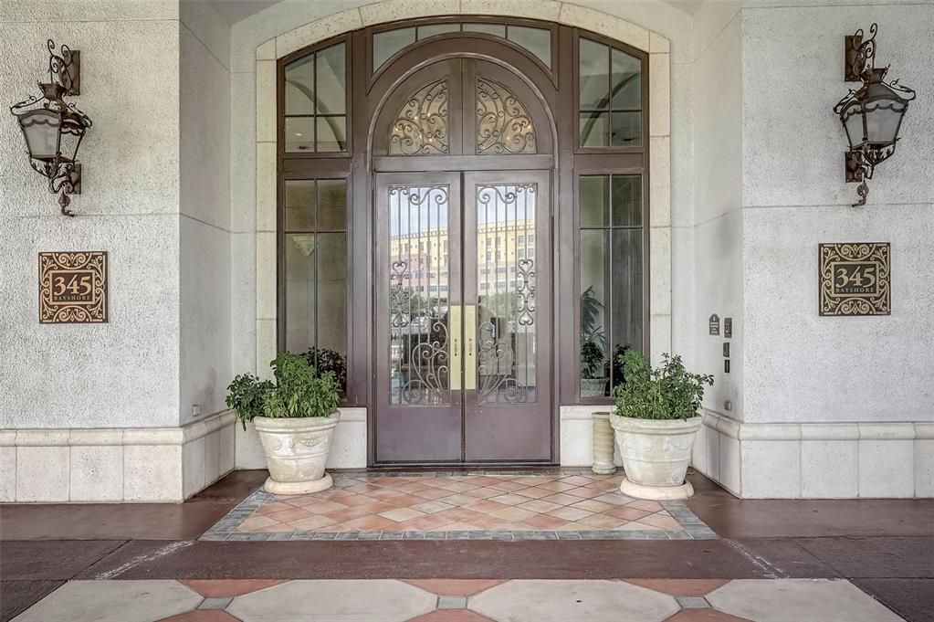 For Rent: $3,500 (2 beds, 2 baths, 1170 Square Feet)