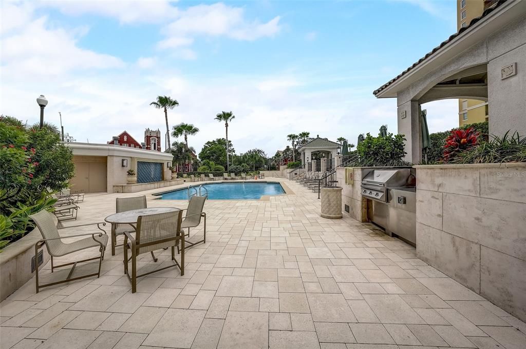 For Rent: $3,500 (2 beds, 2 baths, 1170 Square Feet)