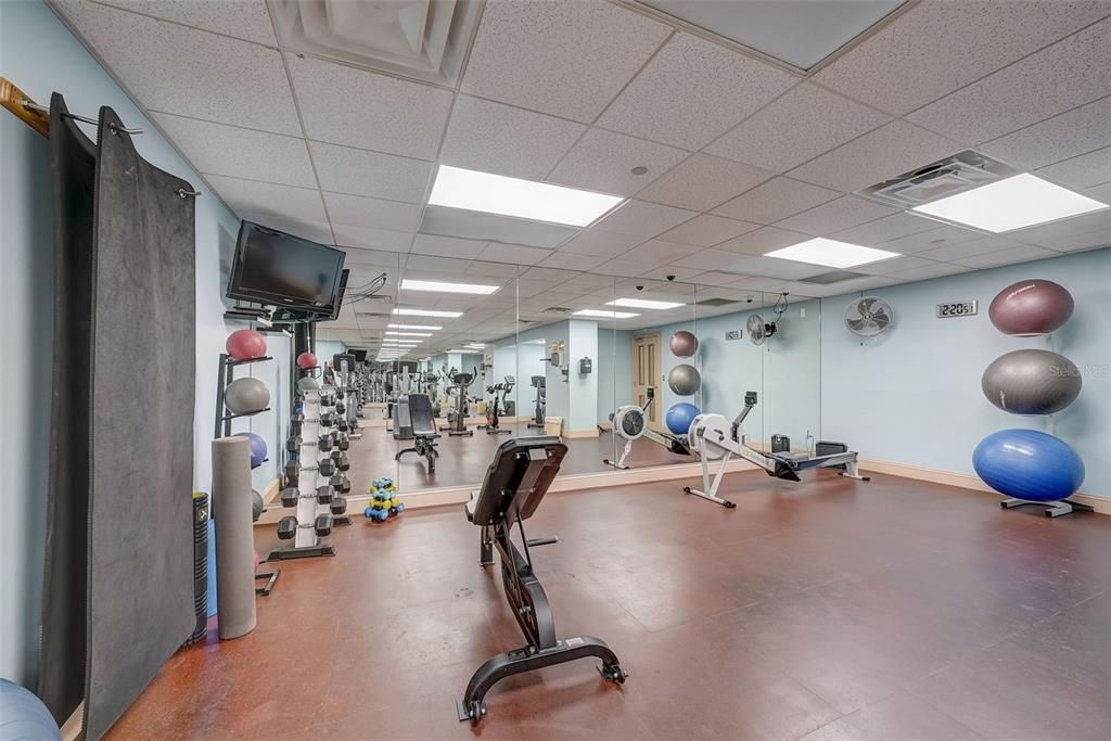 For Rent: $3,500 (2 beds, 2 baths, 1170 Square Feet)